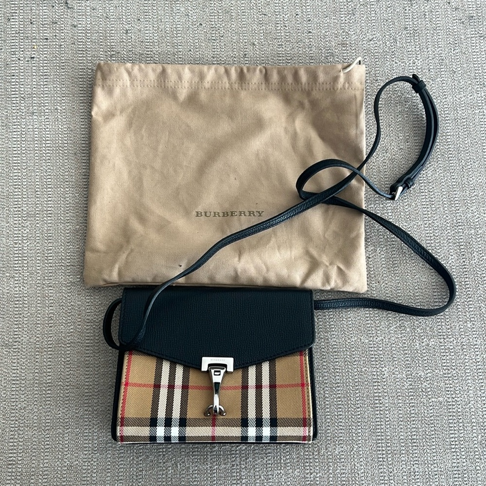 Authentic Burberry small cross body bag